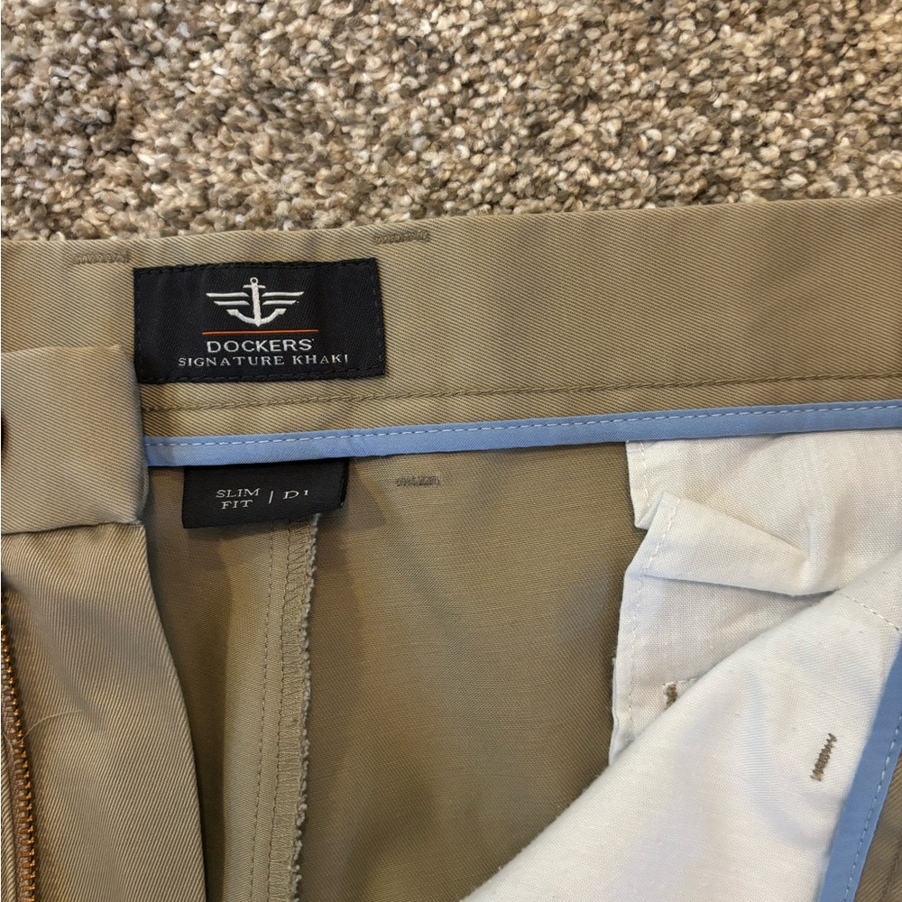 Dockers Signature Khaki Men’s Pants - Size 36x29 Slim Fit - Gently worn. - Picture 2 of 6